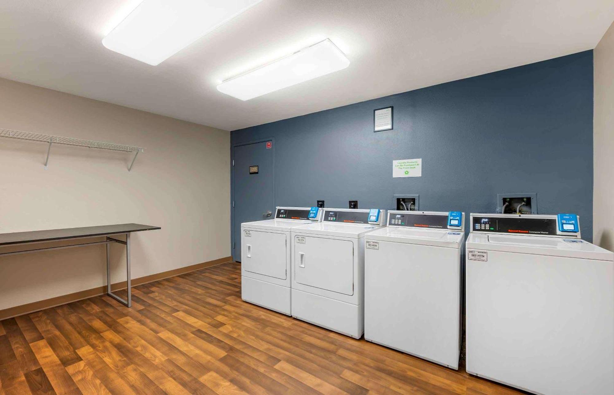 Extended Stay America Suites - Indianapolis - Airport - W Southern Ave Buitenkant foto