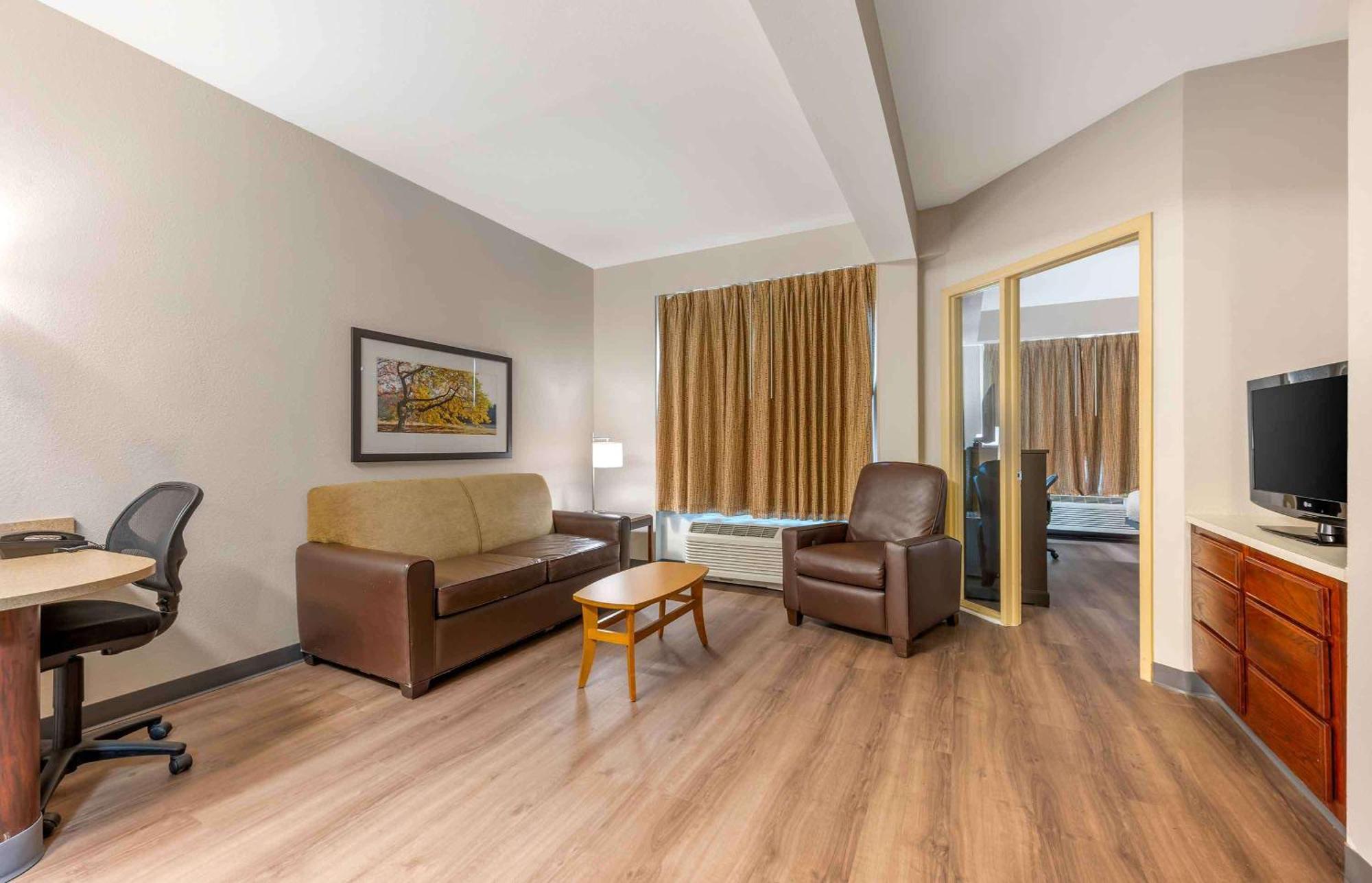 Extended Stay America Suites - Indianapolis - Airport - W Southern Ave Buitenkant foto