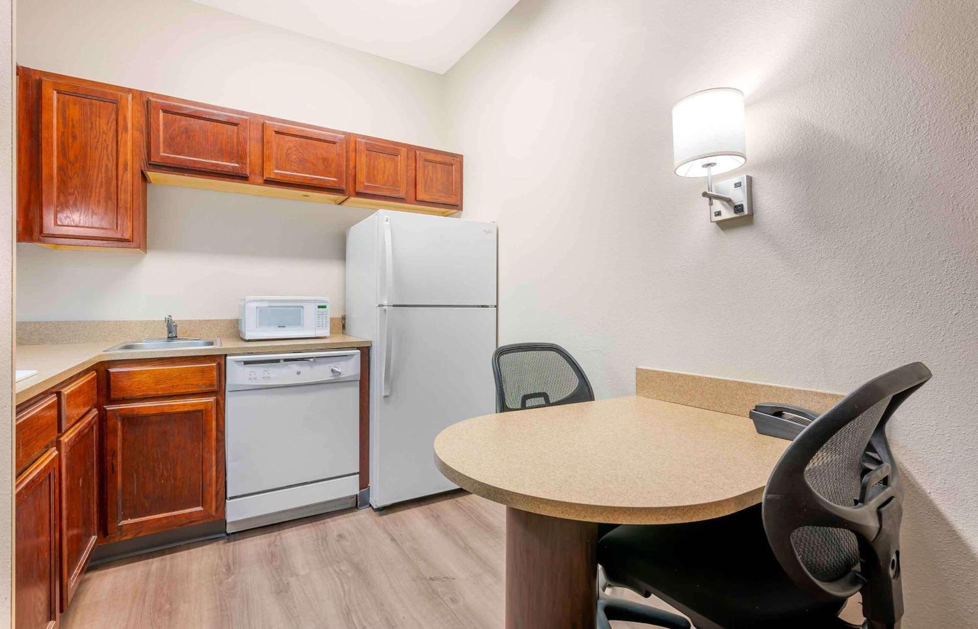Extended Stay America Suites - Indianapolis - Airport - W Southern Ave Buitenkant foto
