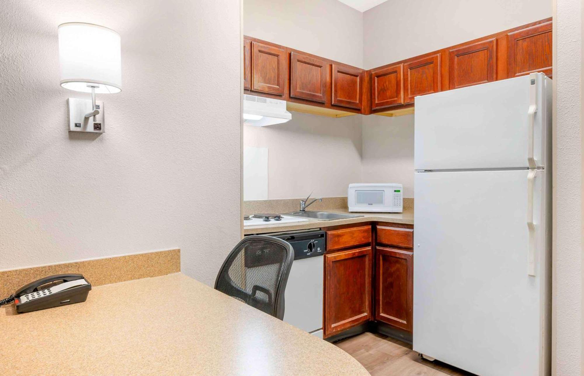 Extended Stay America Suites - Indianapolis - Airport - W Southern Ave Buitenkant foto