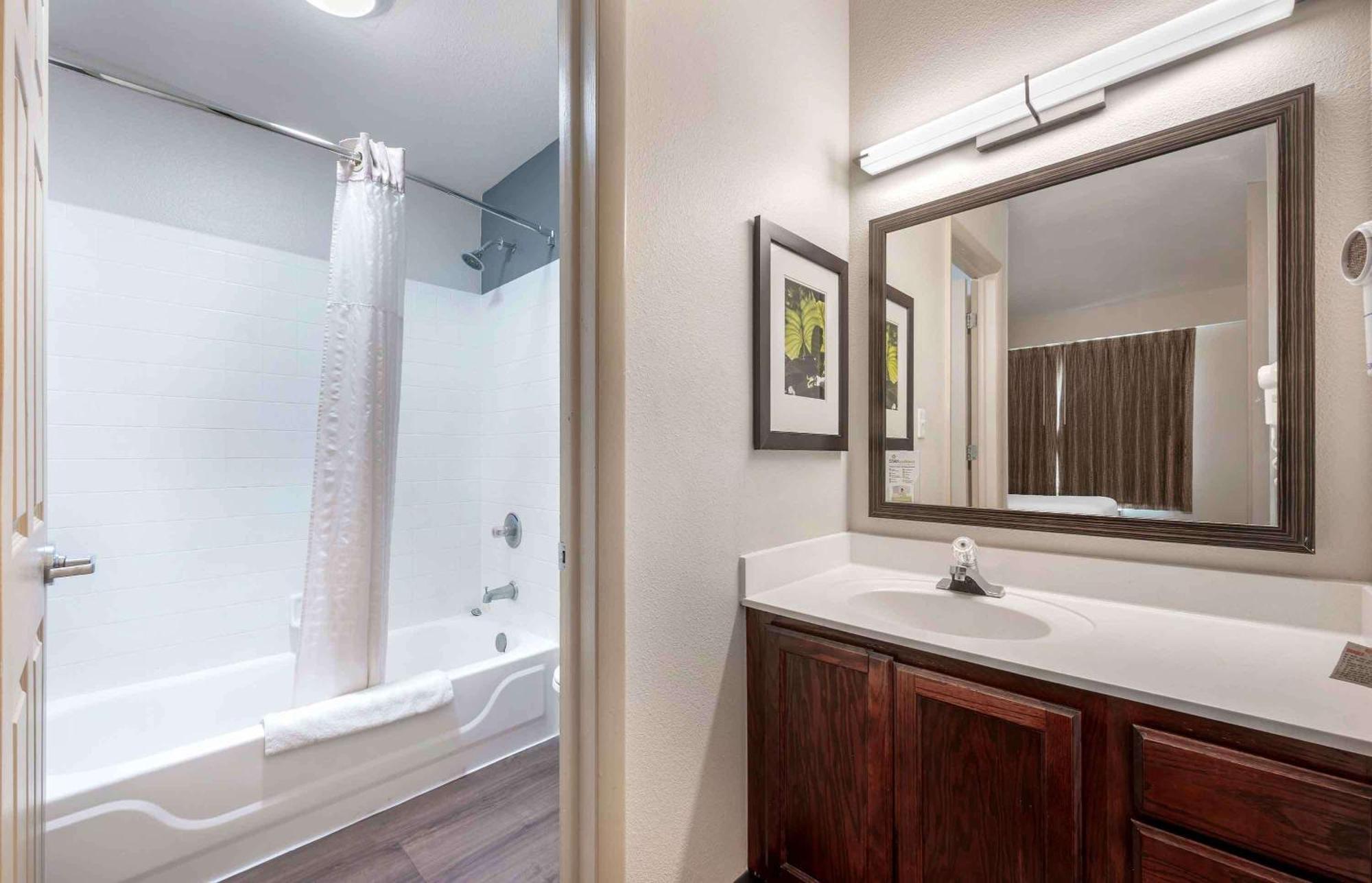 Extended Stay America Suites - Indianapolis - Airport - W Southern Ave Buitenkant foto