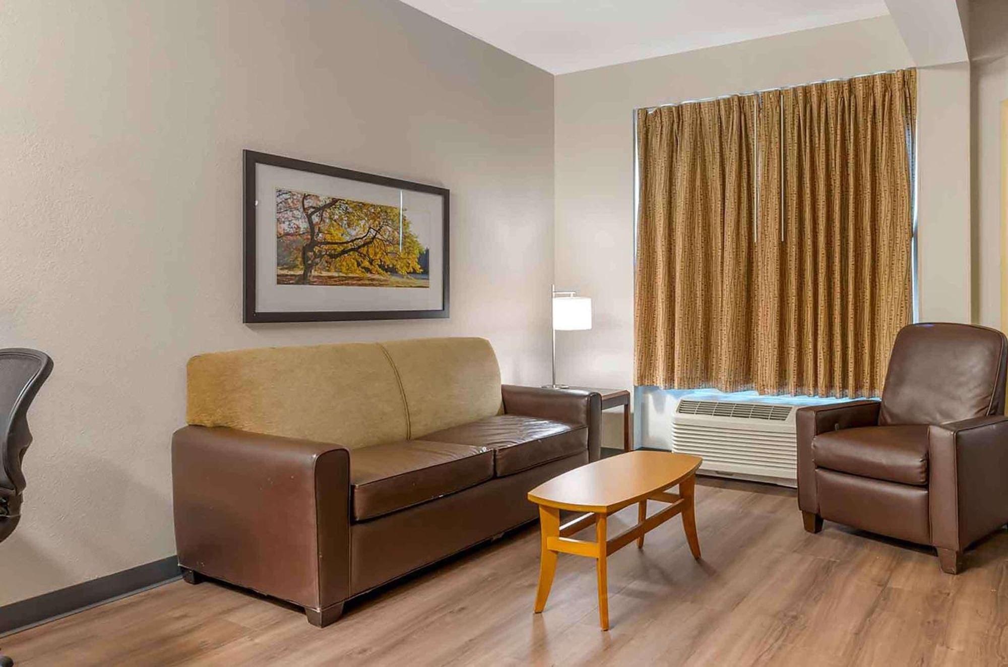 Extended Stay America Suites - Indianapolis - Airport - W Southern Ave Buitenkant foto