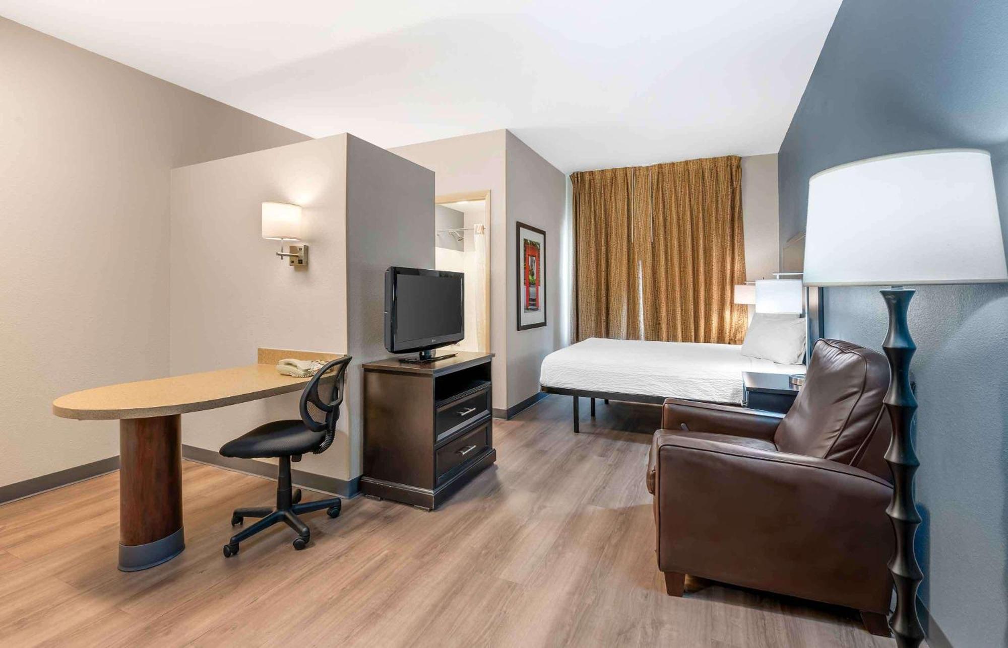 Extended Stay America Suites - Indianapolis - Airport - W Southern Ave Buitenkant foto