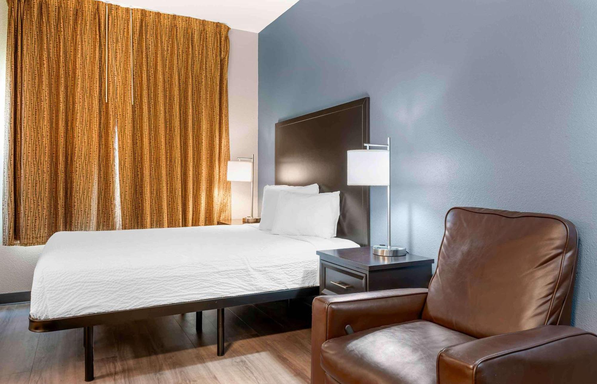 Extended Stay America Suites - Indianapolis - Airport - W Southern Ave Buitenkant foto
