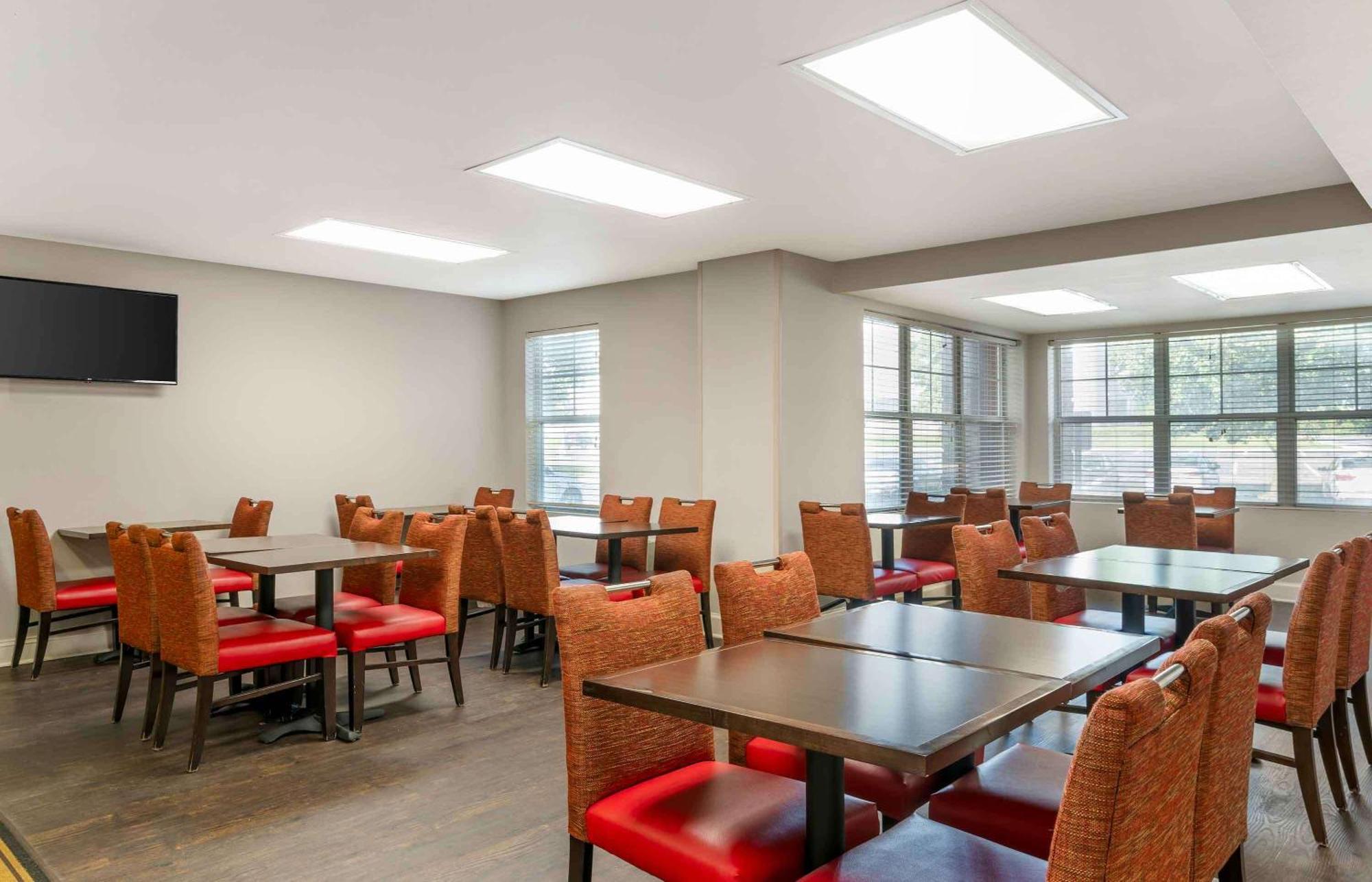 Extended Stay America Suites - Indianapolis - Airport - W Southern Ave Buitenkant foto
